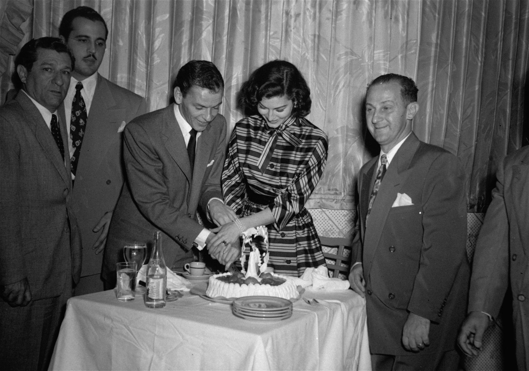 1951: SINATRA GARDNER HONEYMOON